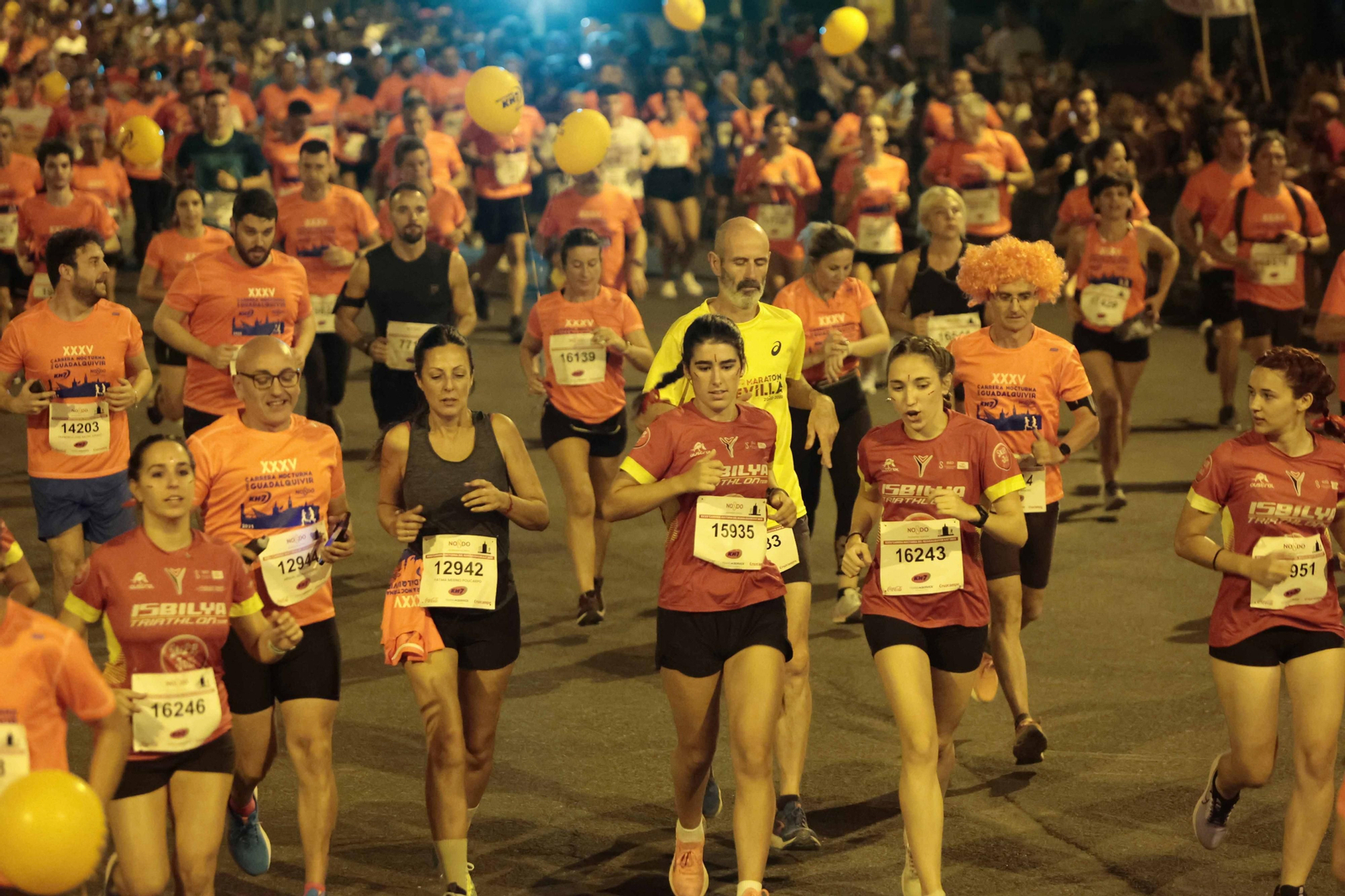 Búscate en las fotos de la Carrera Nocturna