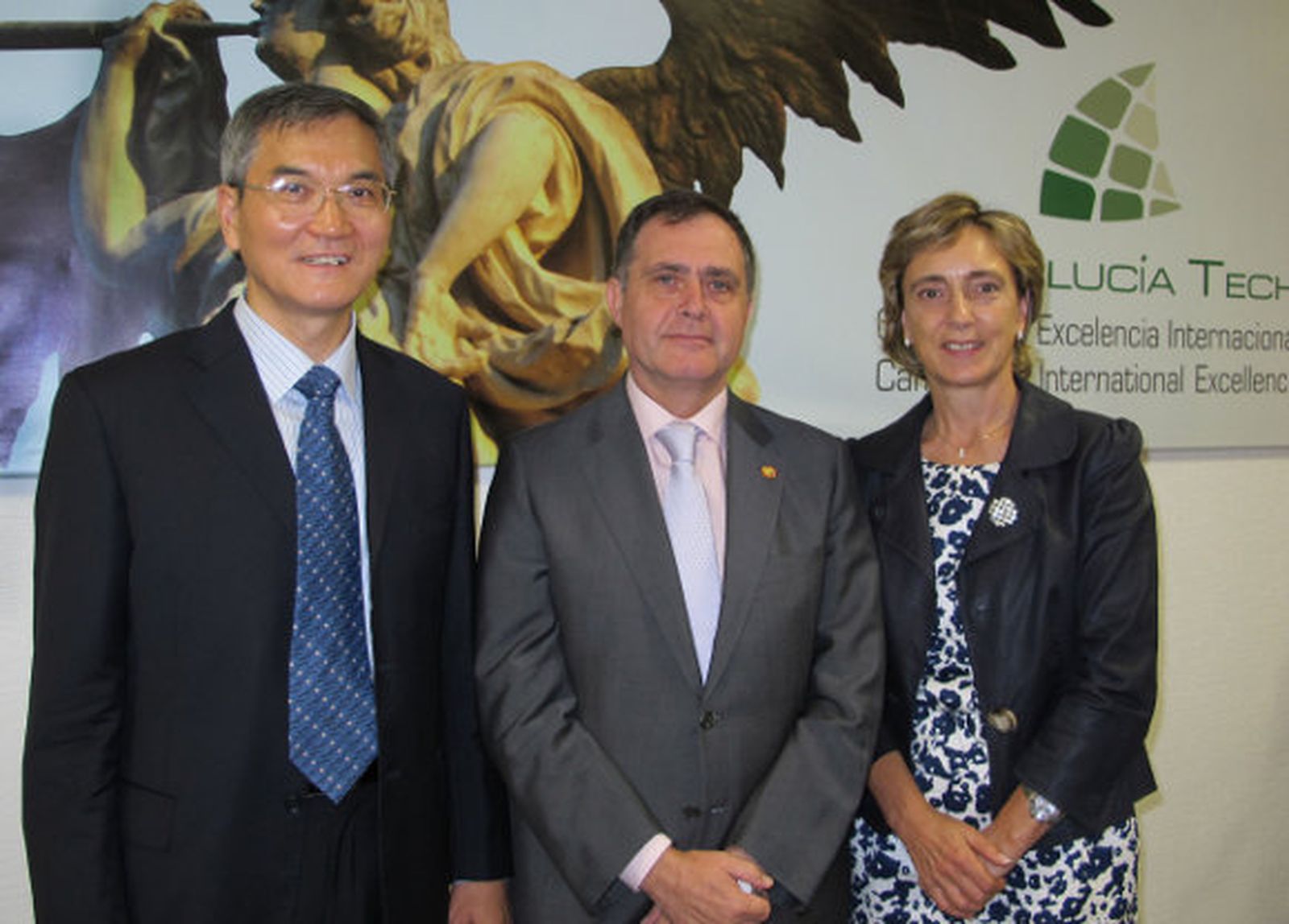 La Universidad se acerca a Asia