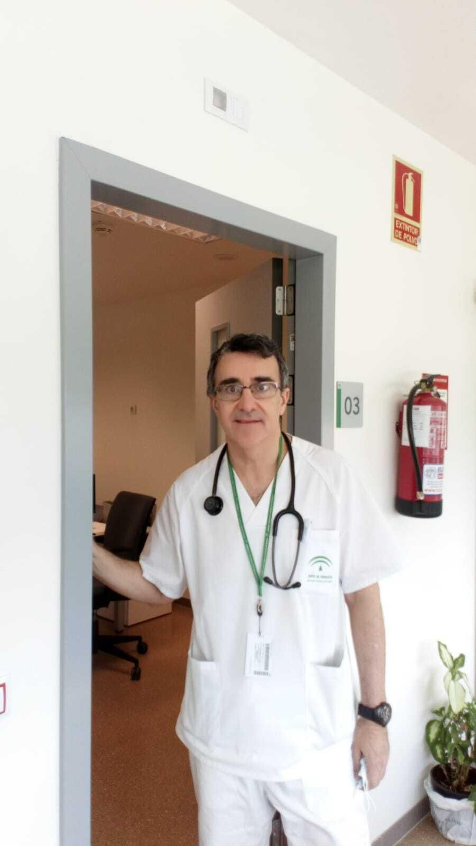 Luis Cassini, neumólogo del San Cecilio de Granada.