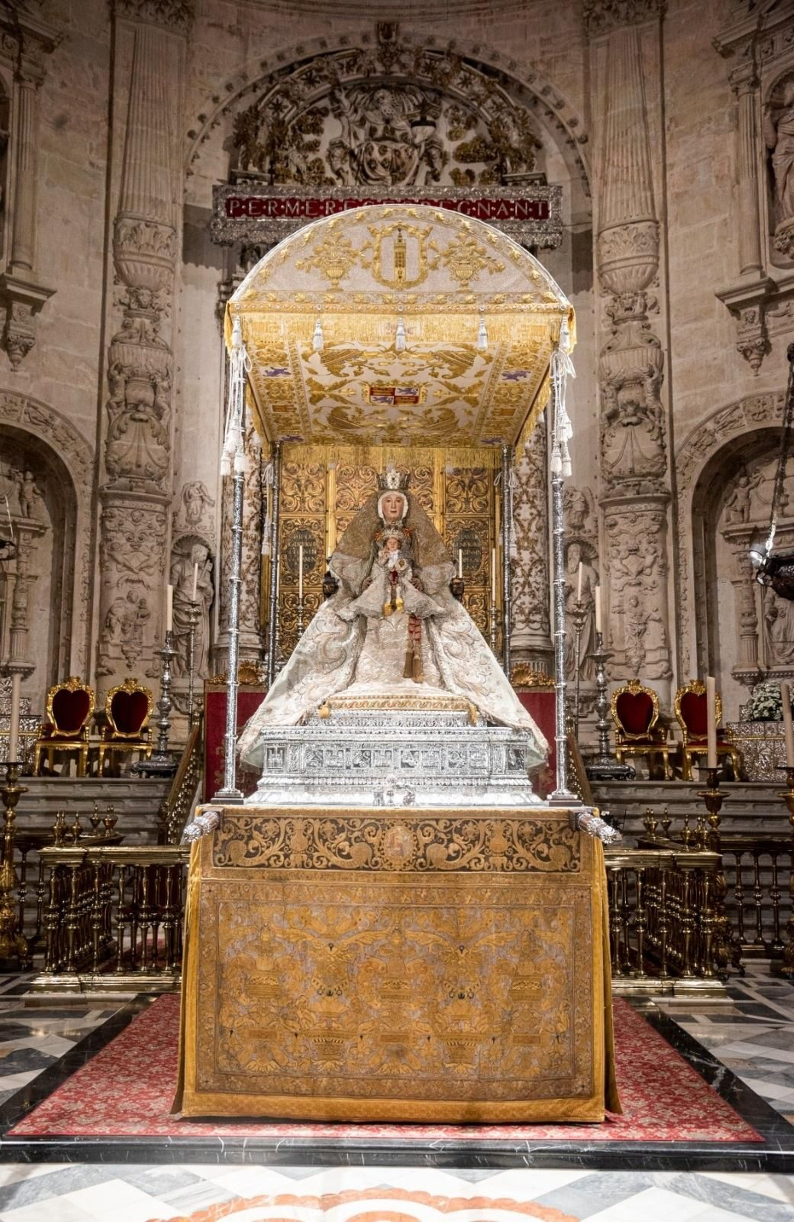 La Virgen de los Reyes, en su paso