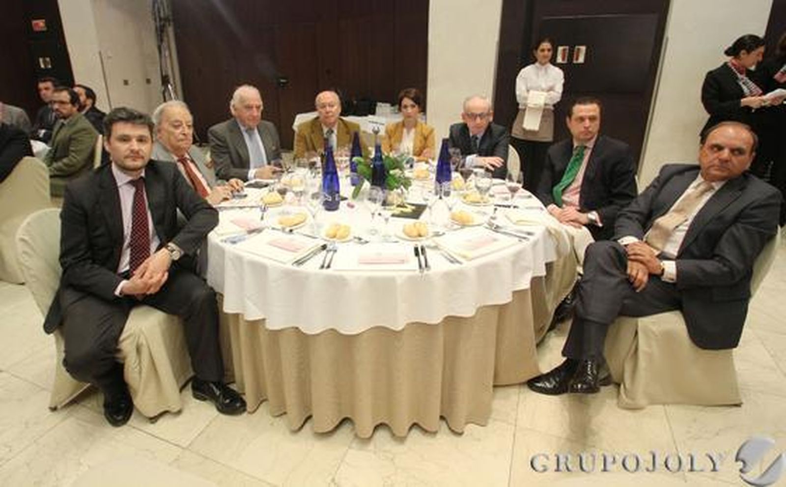 Raúl Suárez, Valentín Álvarez Vigil, José Cañete, Luis Carlos Peris, Carmen González, Beltrán Calvo, Alejandro Gámez y Alfredo García. / Fotos: B. Vargas·J.C. Vázquez