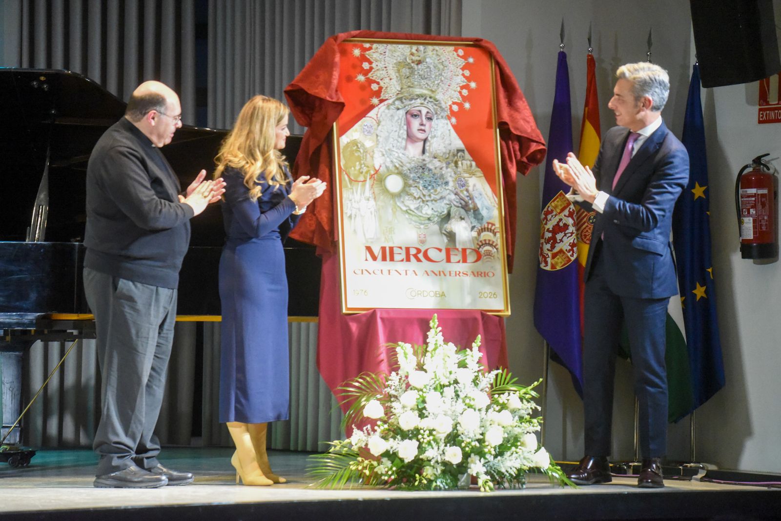 Descubrimiento del cartel.