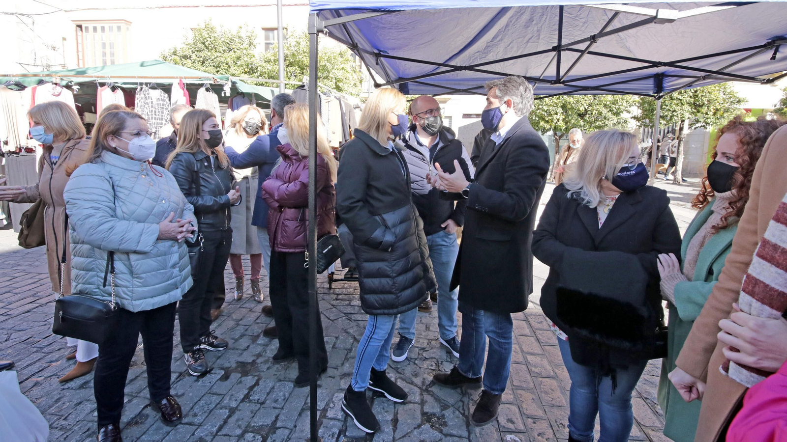 Visita de Ana Beltran a la plaza de abastos de Jerez