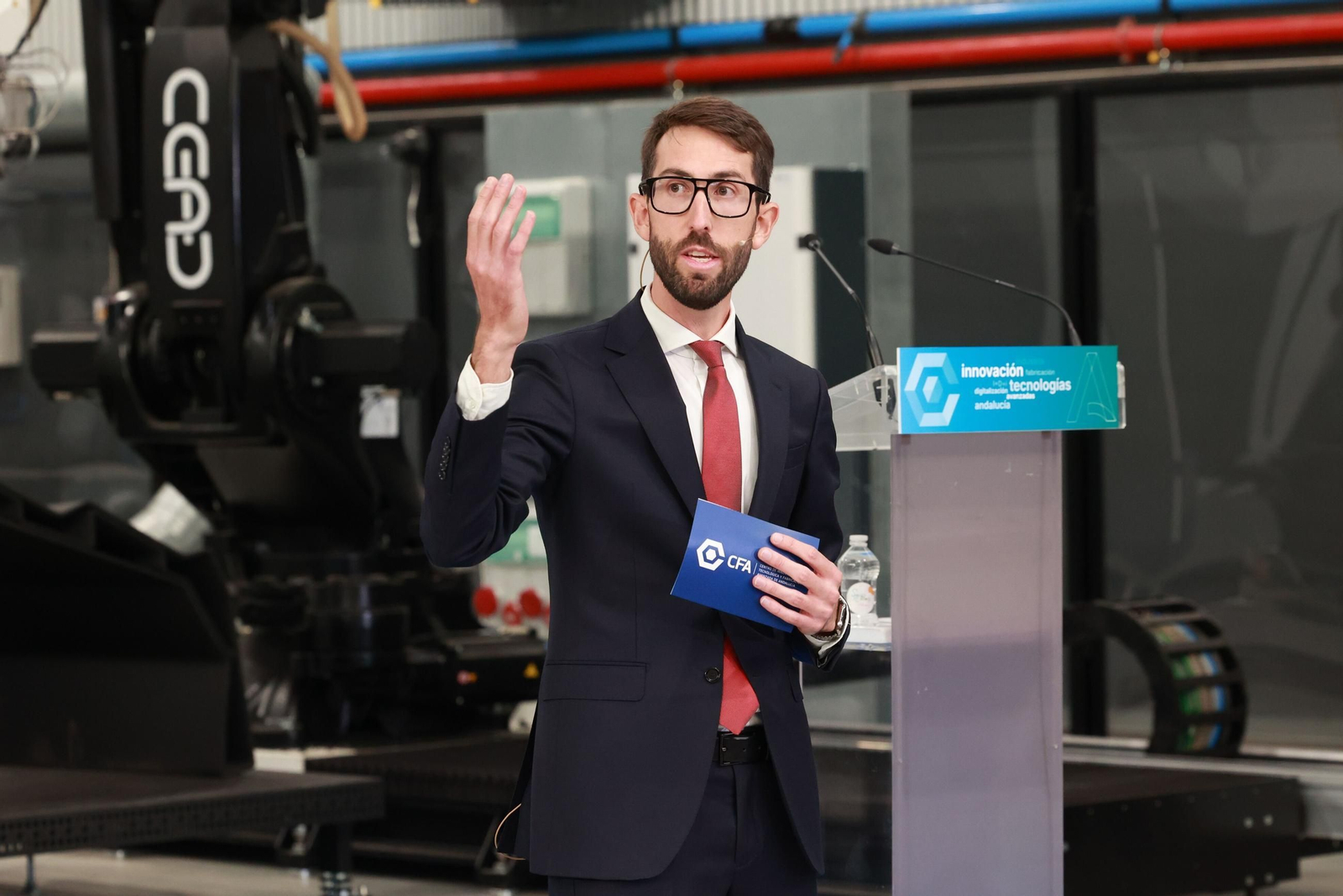 Isaac Pérez Fafian, director del Centro de Fabricación Avanzada (CFA) durante el acto de inauguración