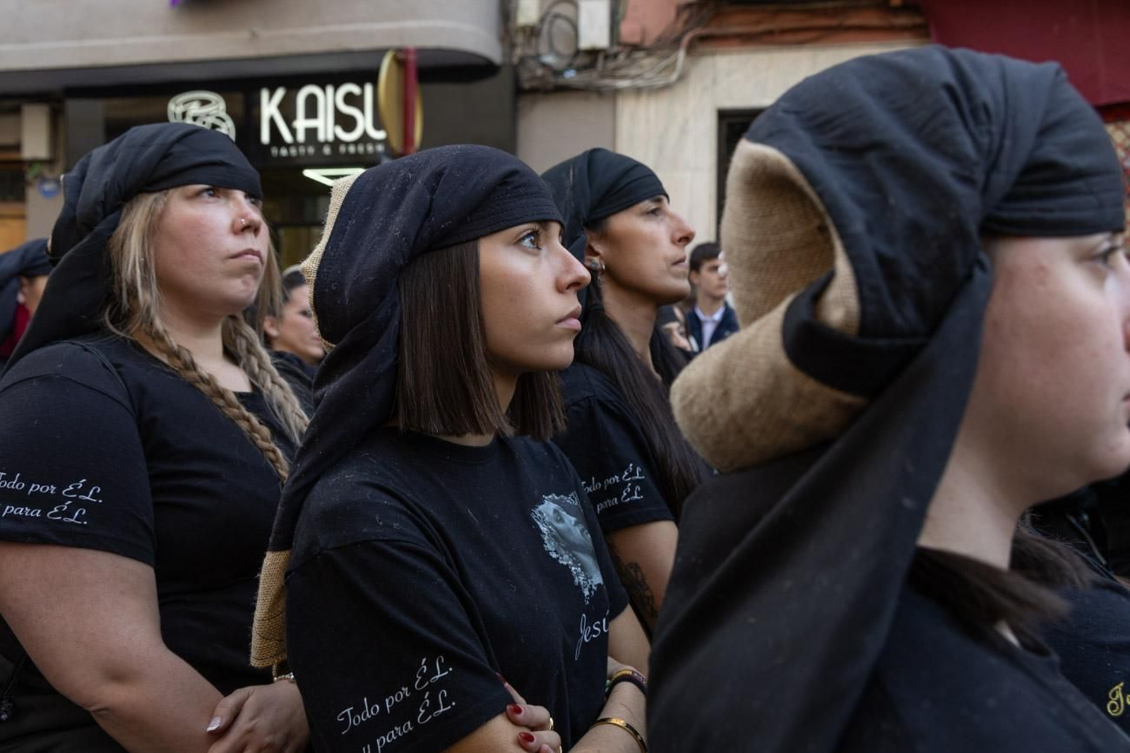 Las cofradías de la Vera Cruz, Expiración y Gran Poder lucen sus cortejos en la calle