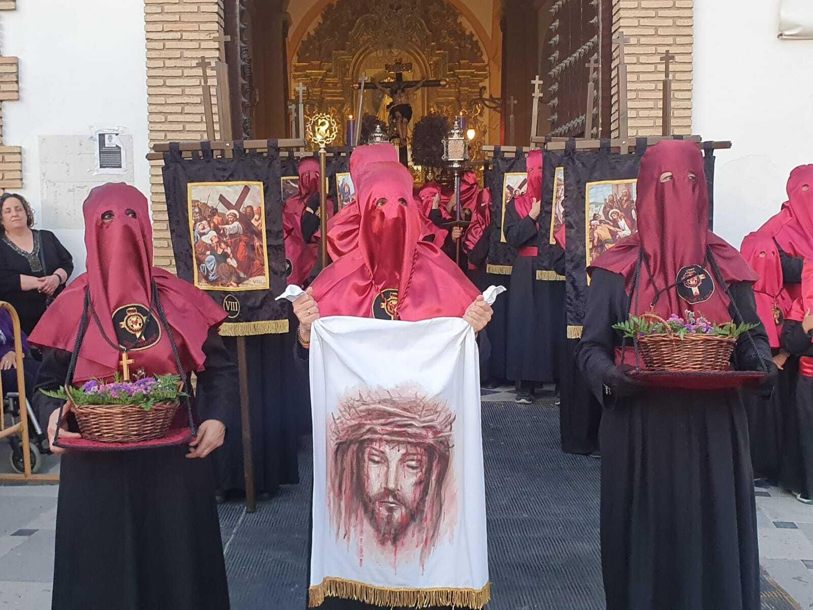 Martes Santo en Castro del Río: La procesión del Cristo de la Salud, en imágenes