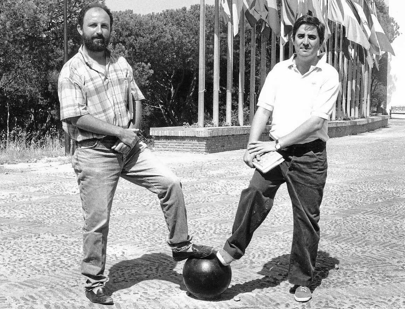 Luis García Montero, con el autor de la crónica, en el curso de La Rábida sobre fútbol y literatura.