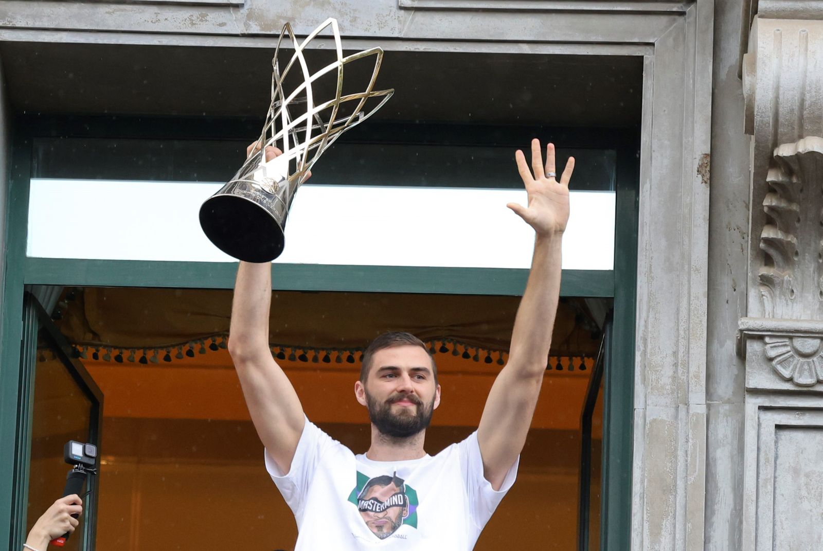 El Unicaja celebra en las calles de Málaga el título de la BCL