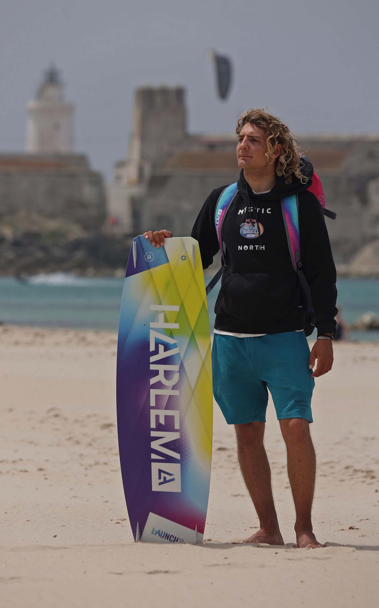 Fotos de Lorenzo Casati y Valentin Hoenderop, participantes del Red Bull King of the Air Tarifa 2025