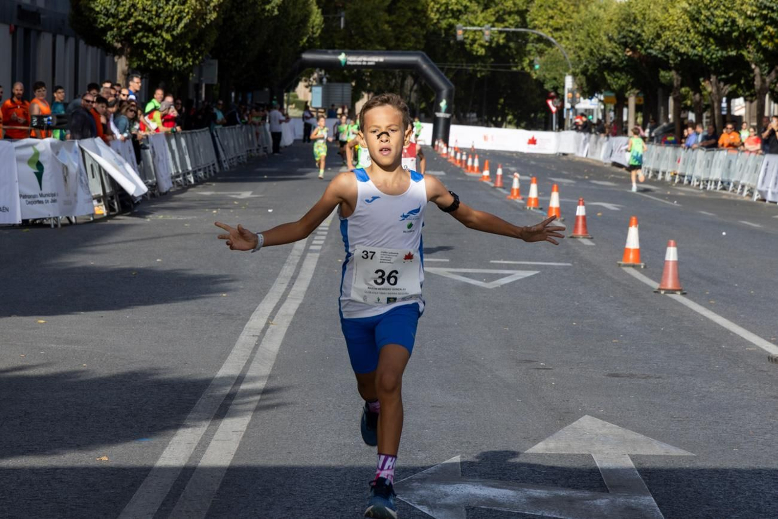 Ignacio Fontes y Marta Serrano reinan en la XXXVII Milla Urbana Internacional de Otoño 'Manuel Pancorbo'