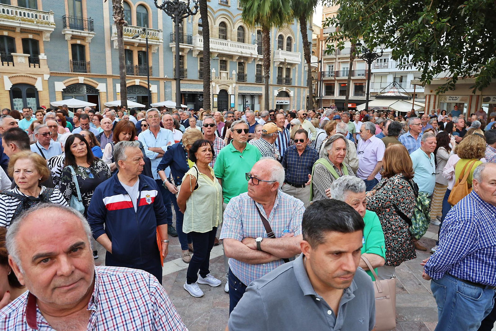 Imágenes de la concentración por las infraestructuras para Huelva