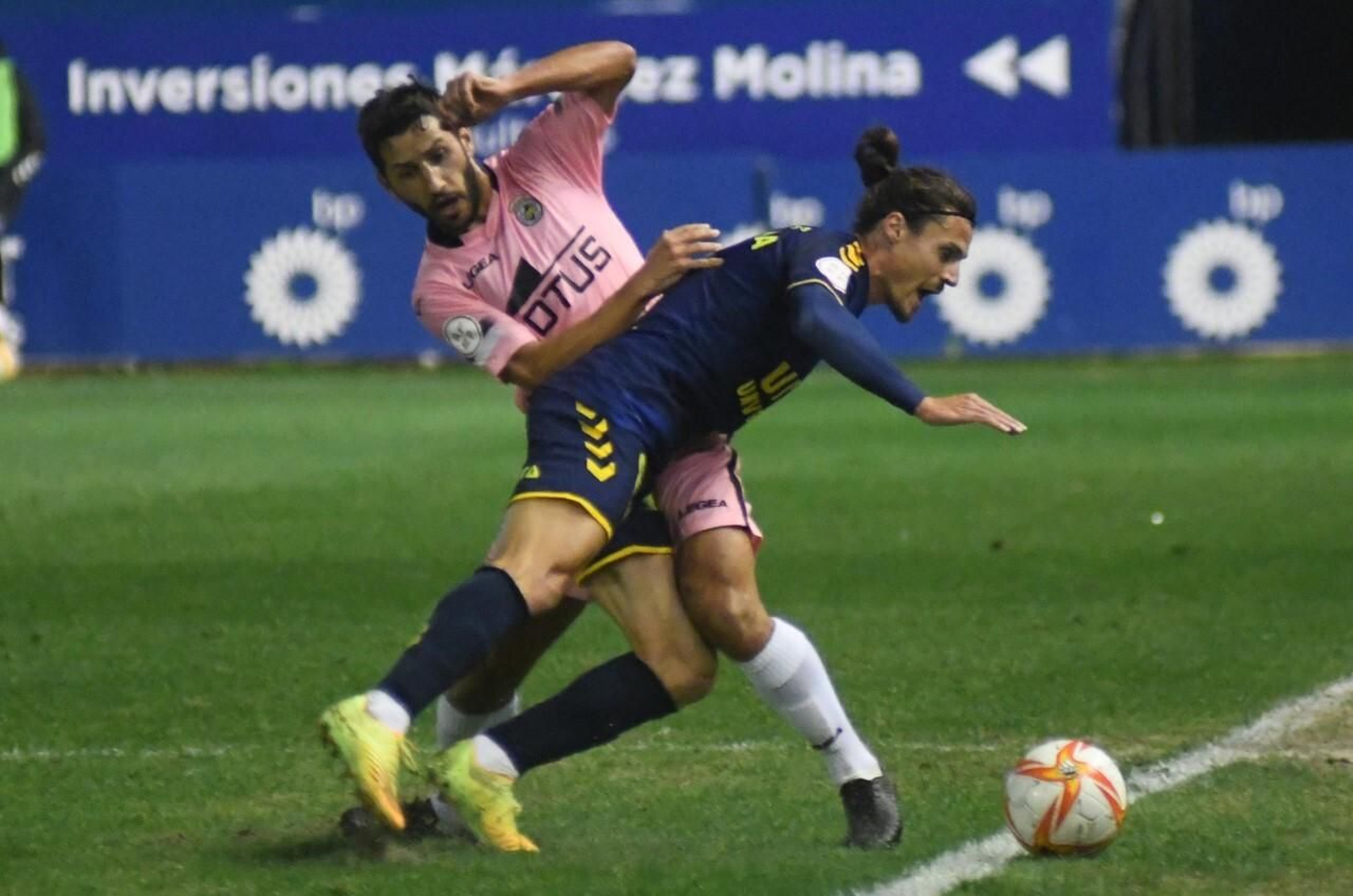 Las fotos del UCAM Murcia - Real Balompédica (1-0)