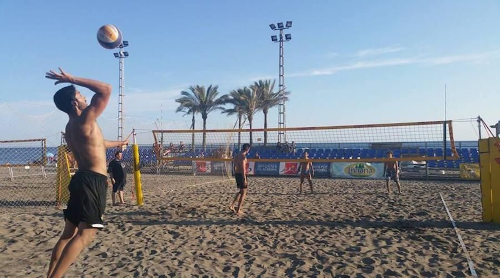 El voley playa, una de las modalidades deportivas que ya se pueden practicar