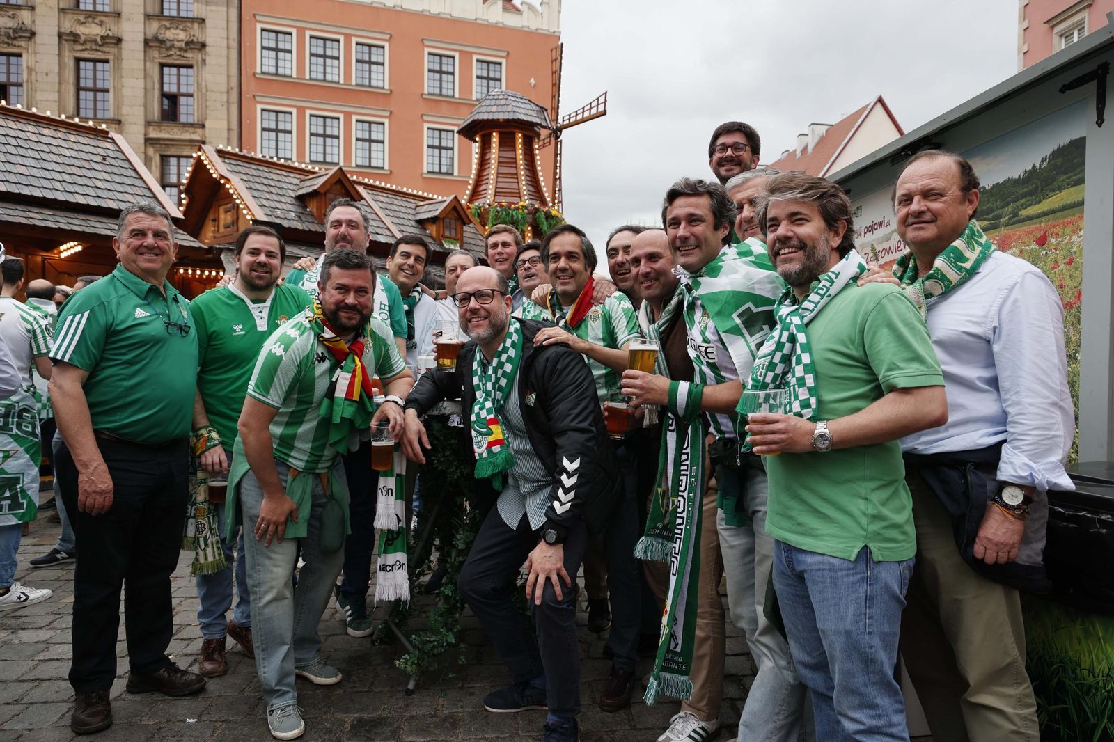 Las imágenes de la marea verde en al final de la Conference League