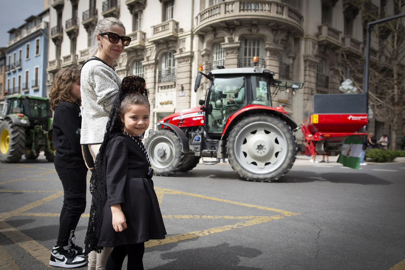 Una nueva tractorada en Granada coincide con la Semana Santa