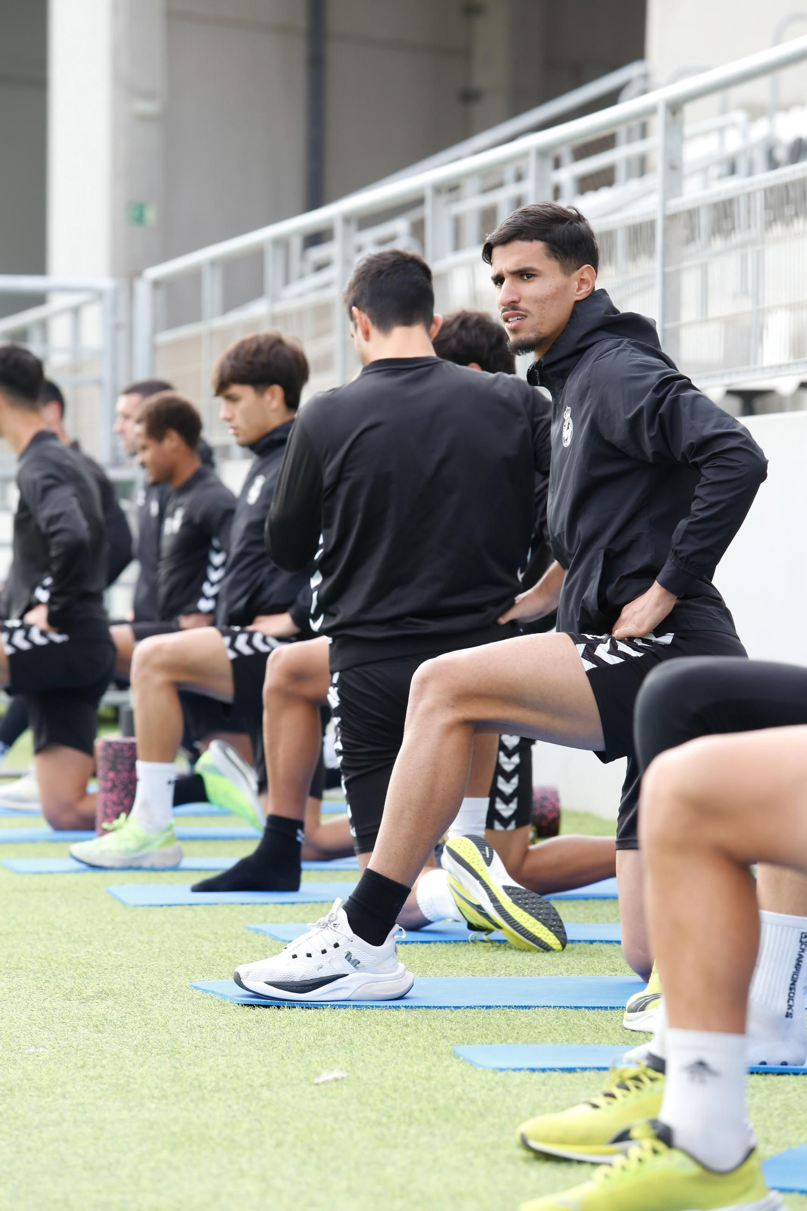 Las fotos del entrenamiento de la Balona previo al partido con el Villanovense