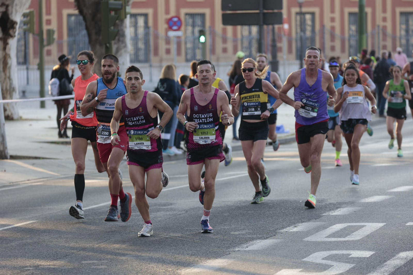 Las imágenes de la Maratón de Sevilla 2022 (12)