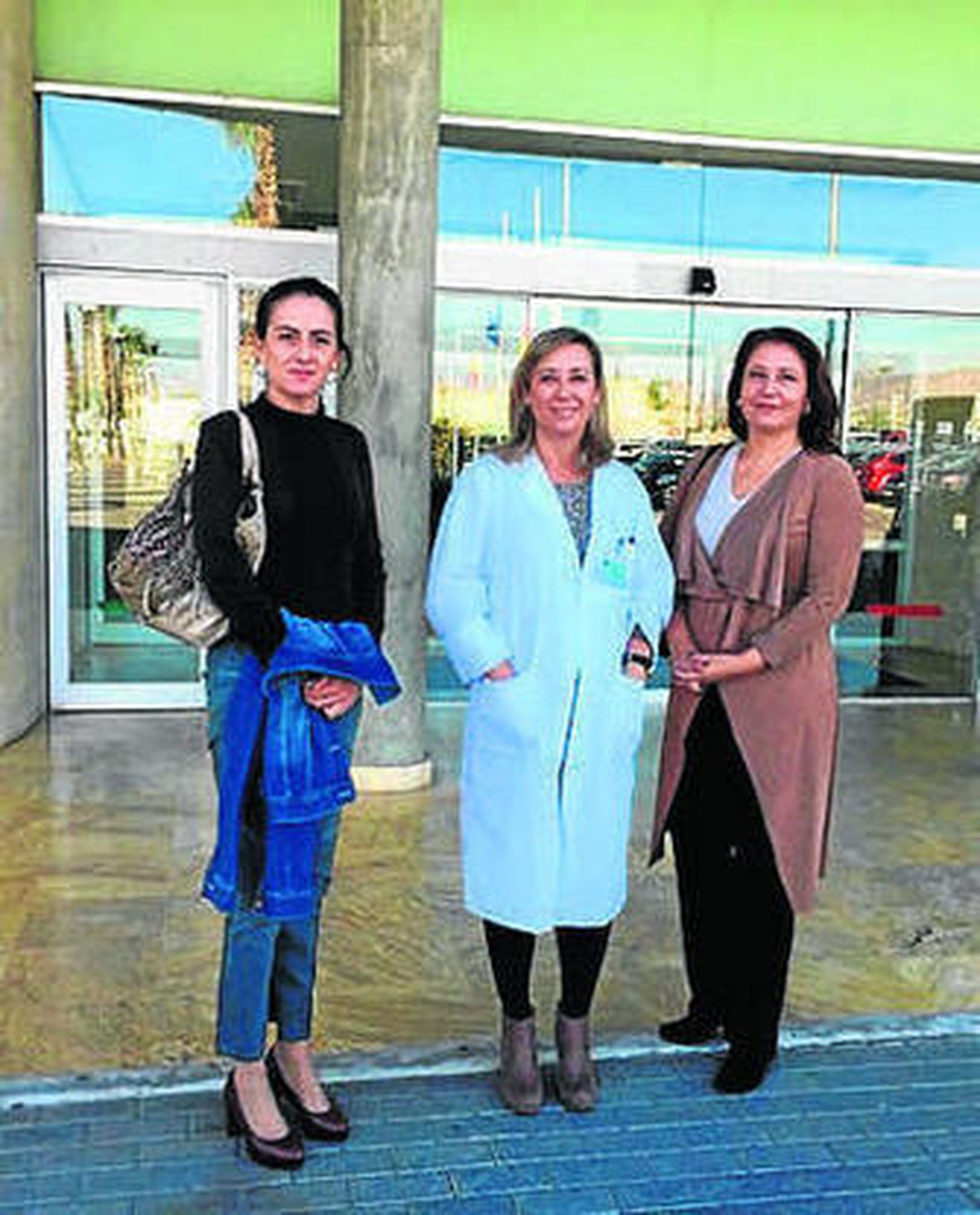 Las parlamentarias en el hospital.