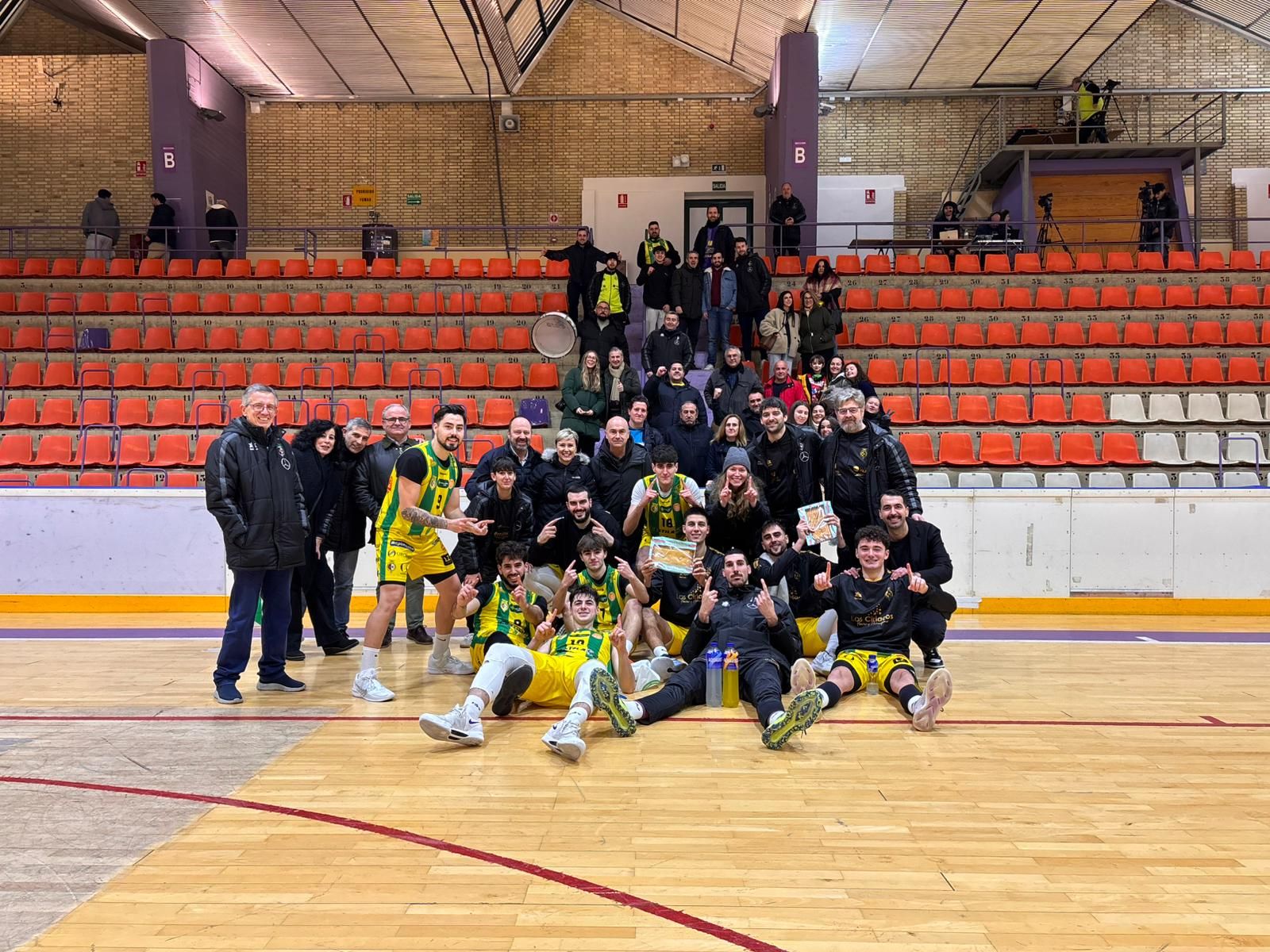 El conjunto amarillo celebra una de sus victorias cosechadas en casa.
