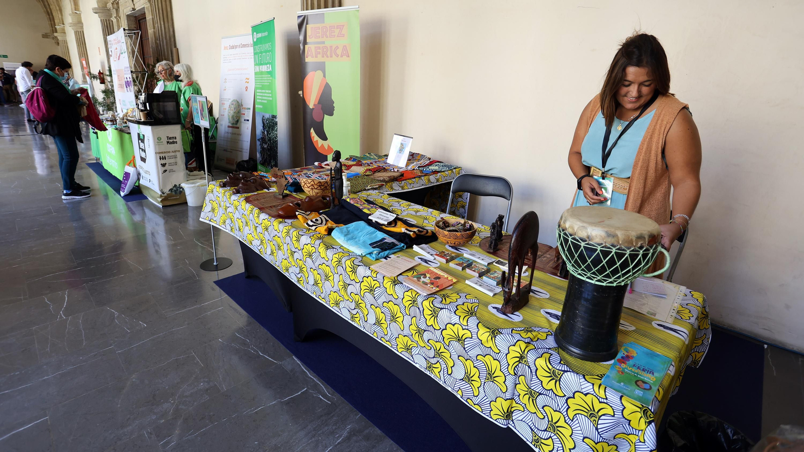 Imágenes de la Feria de la Diversidad en Los Claustros de Santo Domingo