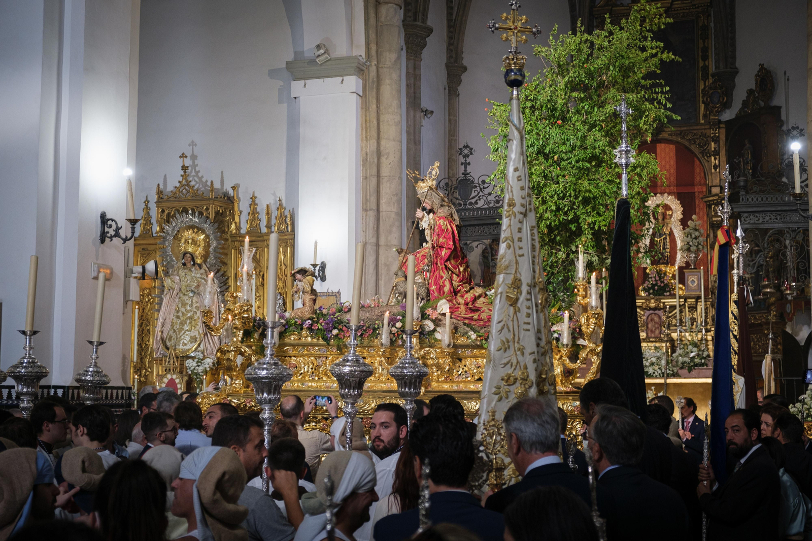 La procesión de la Divina Pastora de Capuchinos, en imágenes
