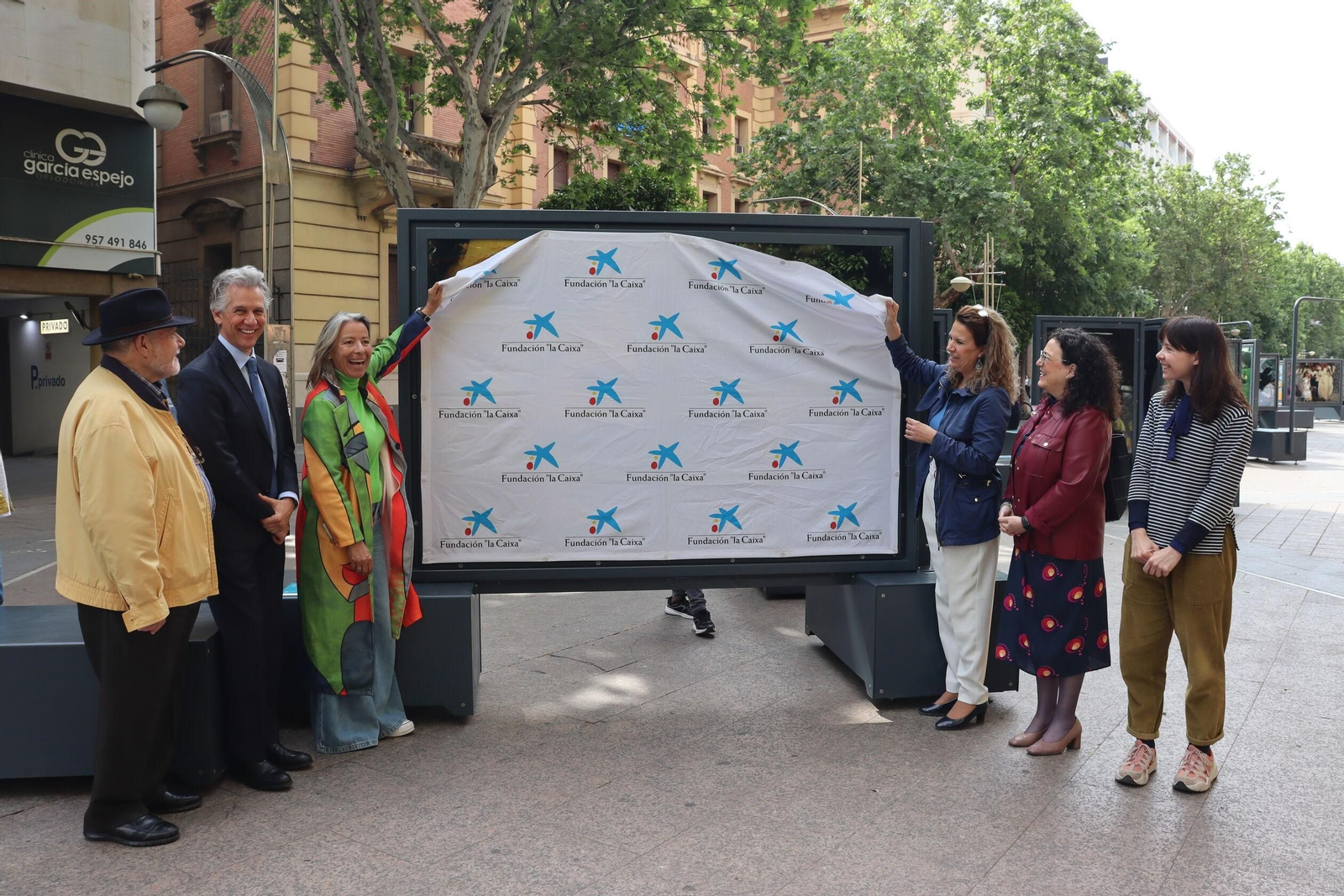 La exposición 'Colores del mundo', en imágenes