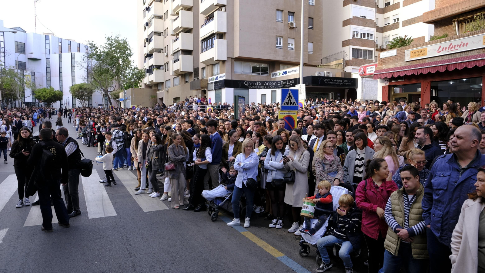 Pasión vuelve a su Iglesia de Santa Teresa azotada por la lluvia