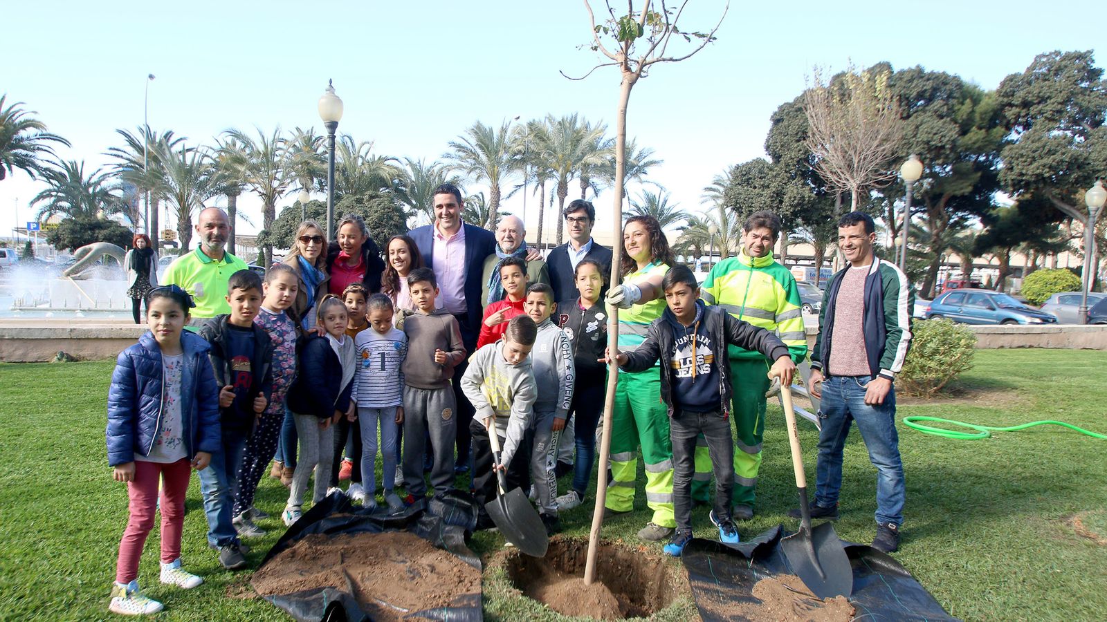 El grupo de alumnos del colegio La Chanca también ha puesto su semilla