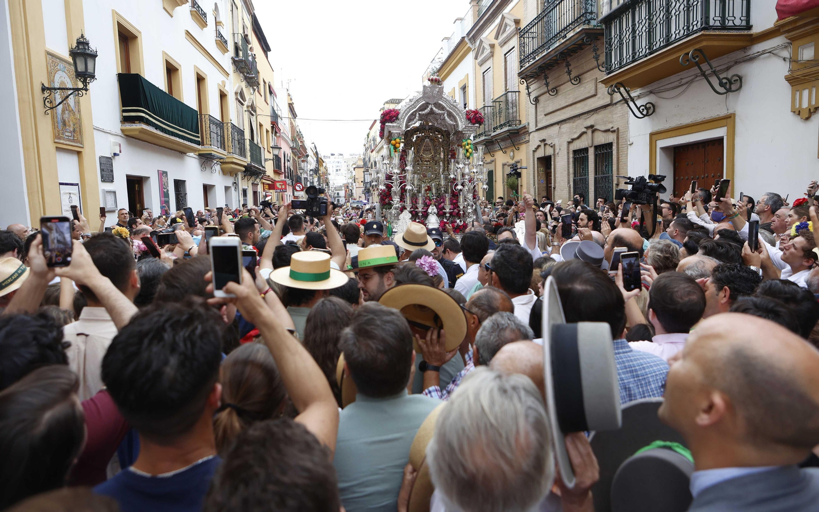 Imágenes de la salida de la hermandad del Rocio de Triana