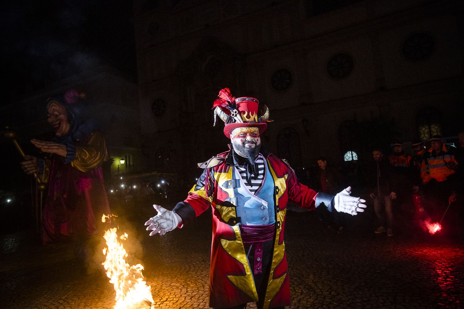 Las imágenes del pregón y la quema del Dios Momo