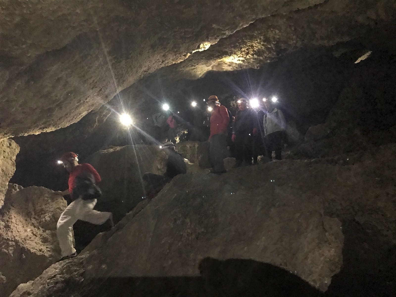 Descendiendo por los karst.