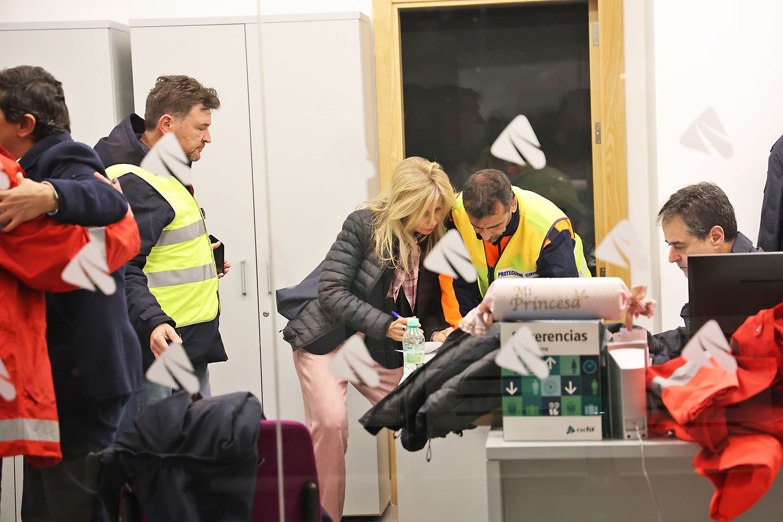 Las Fotografías del dispositivo de urgencia en la estación de Huelva para los afectados por el tren accidentado