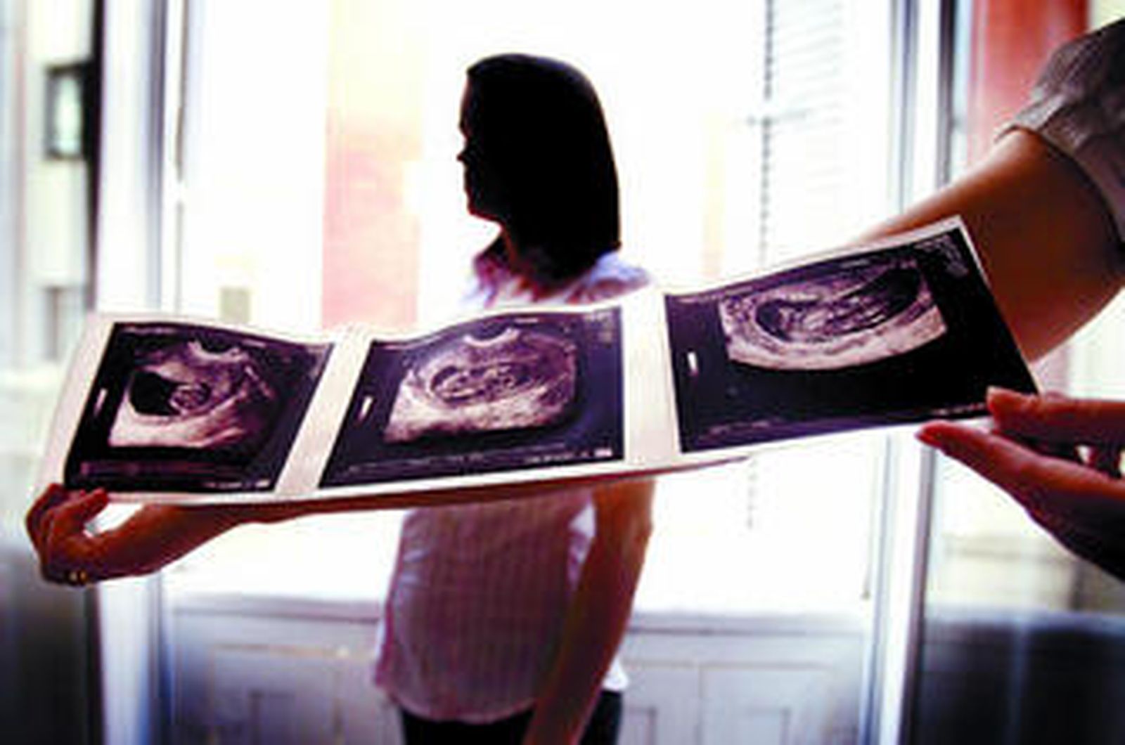 Mujer despedida por quedarse embarazada.