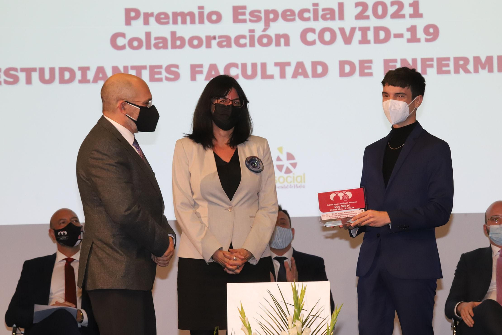 Imágenes de la entrega de premios de la Asociación de antiguos alumnos 3 de Marzo de la Universidad de Huelva