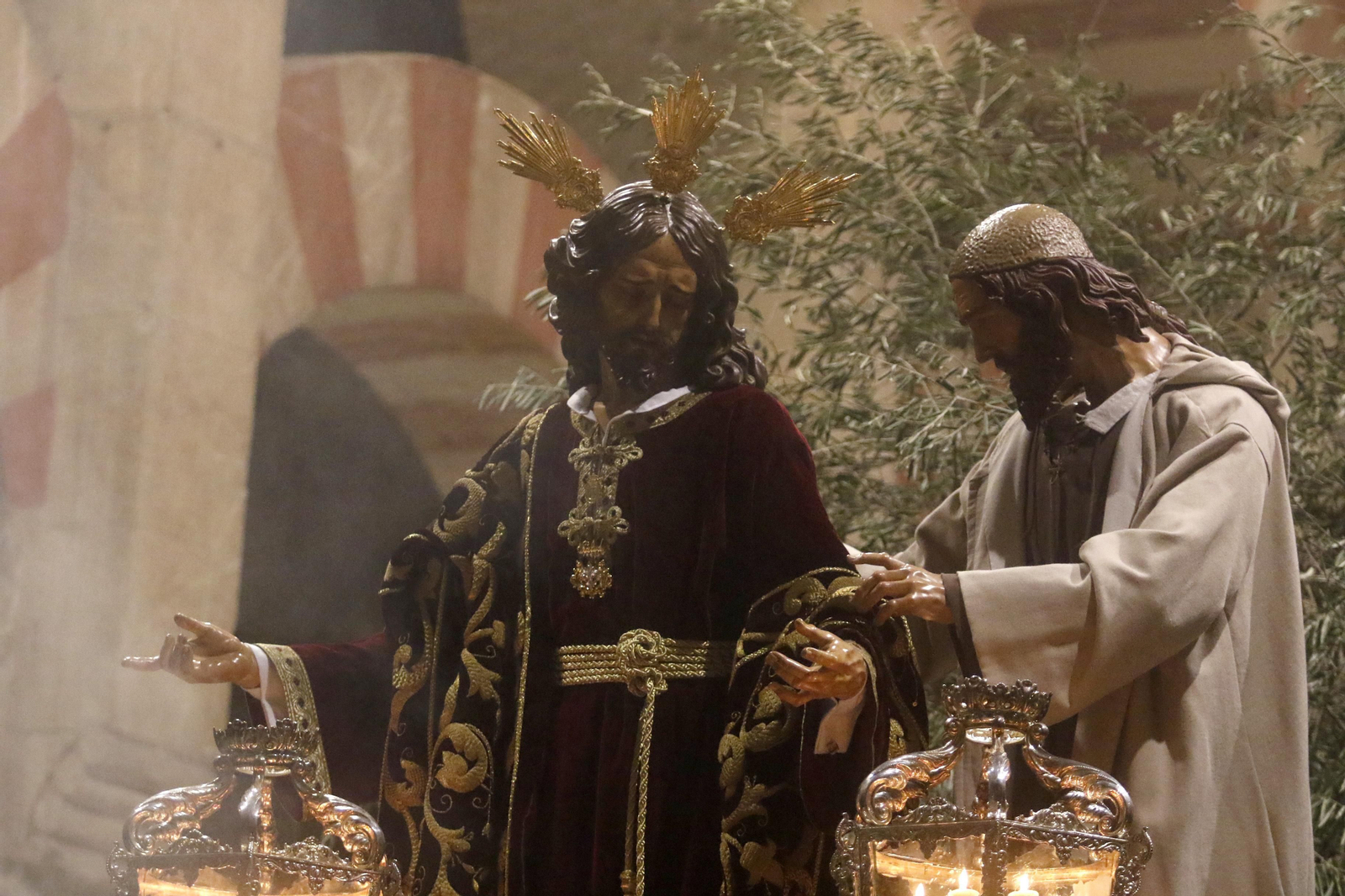 La salida extraordinaria del Señor de la Salud de Córdoba, en imágenes