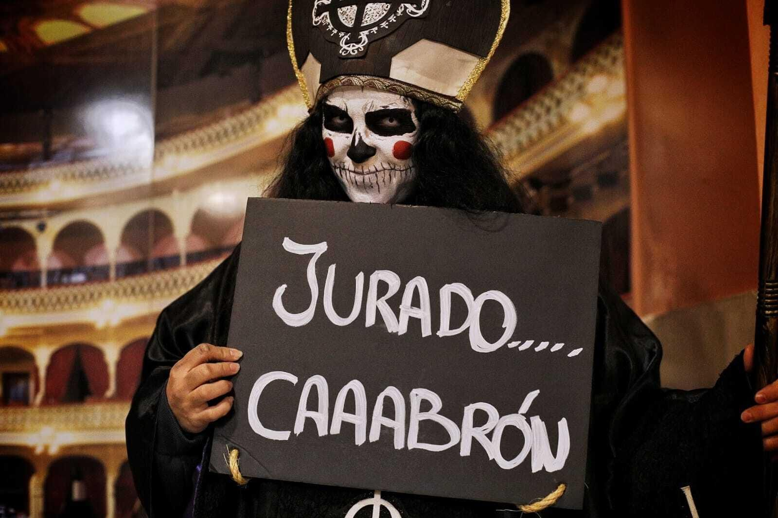 Búscate entre las mejores imágenes de la final del COAC 2024 del Carnaval de Cádiz