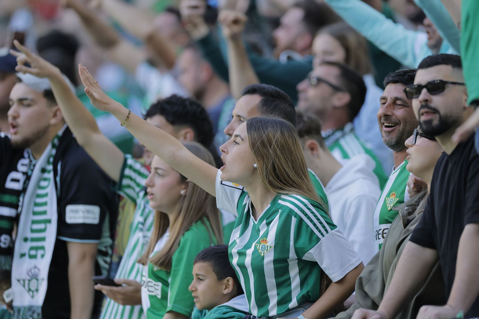 Búscate en las fotos del Betis - Sevilla