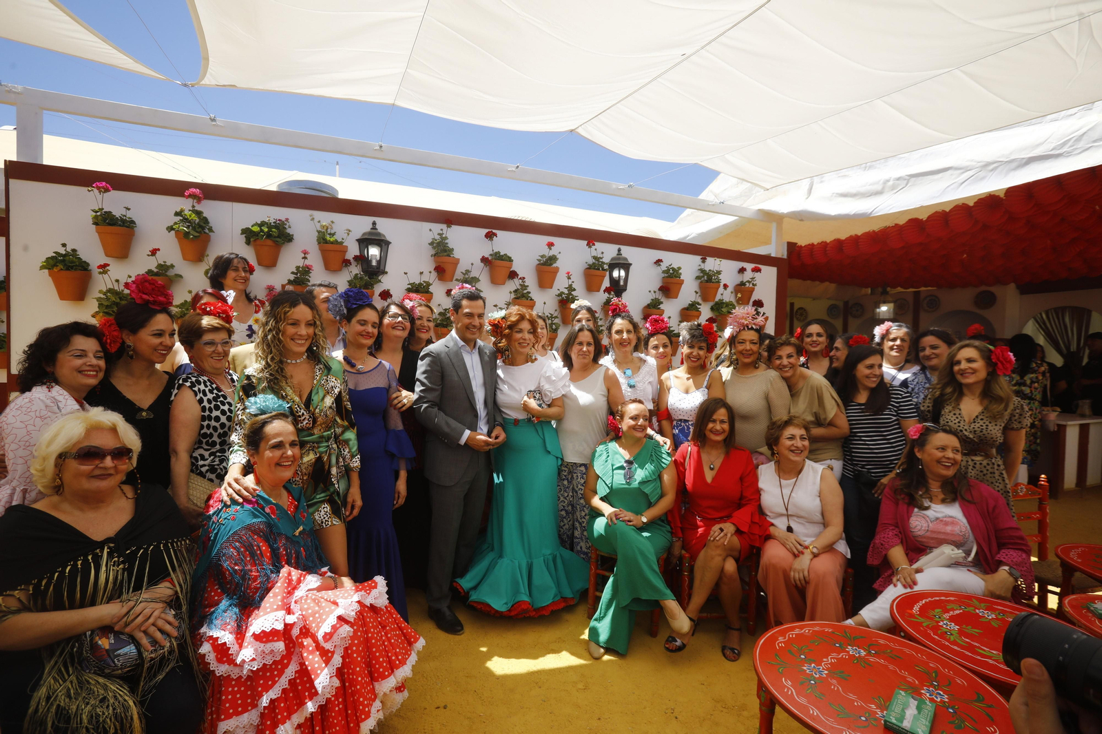 La visita de Juanma Moreno a la Feria de Córdoba, en imágenes