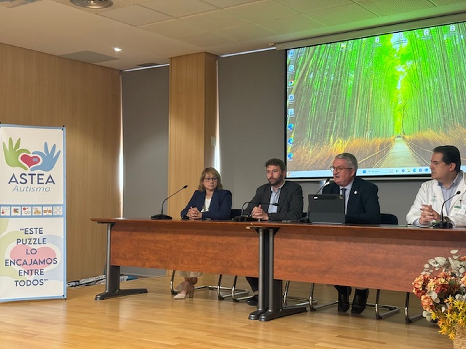 Inauguración del foro sobre autismo en el Hospital La Inmaculada.
