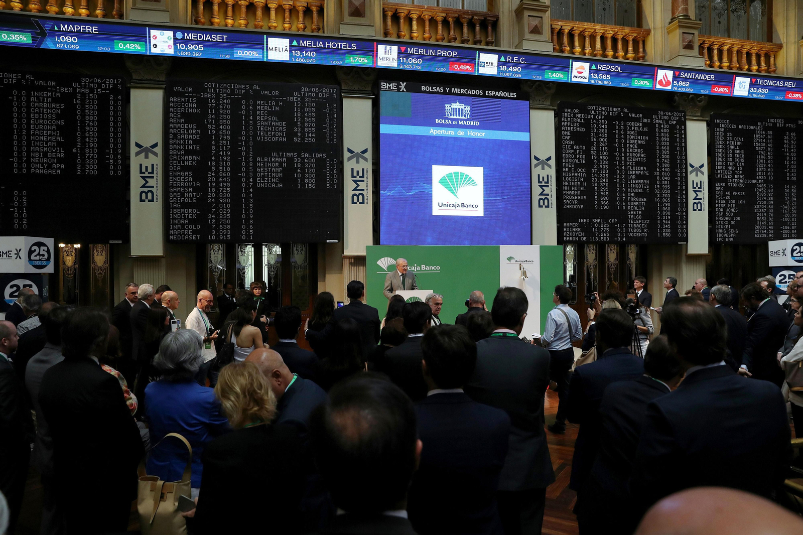 La salida a Bolsa de Unicaja Banco en imágenes