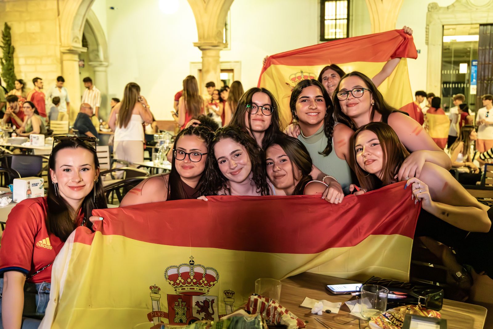 La euforia jiennense por la victoria de España, imágenes