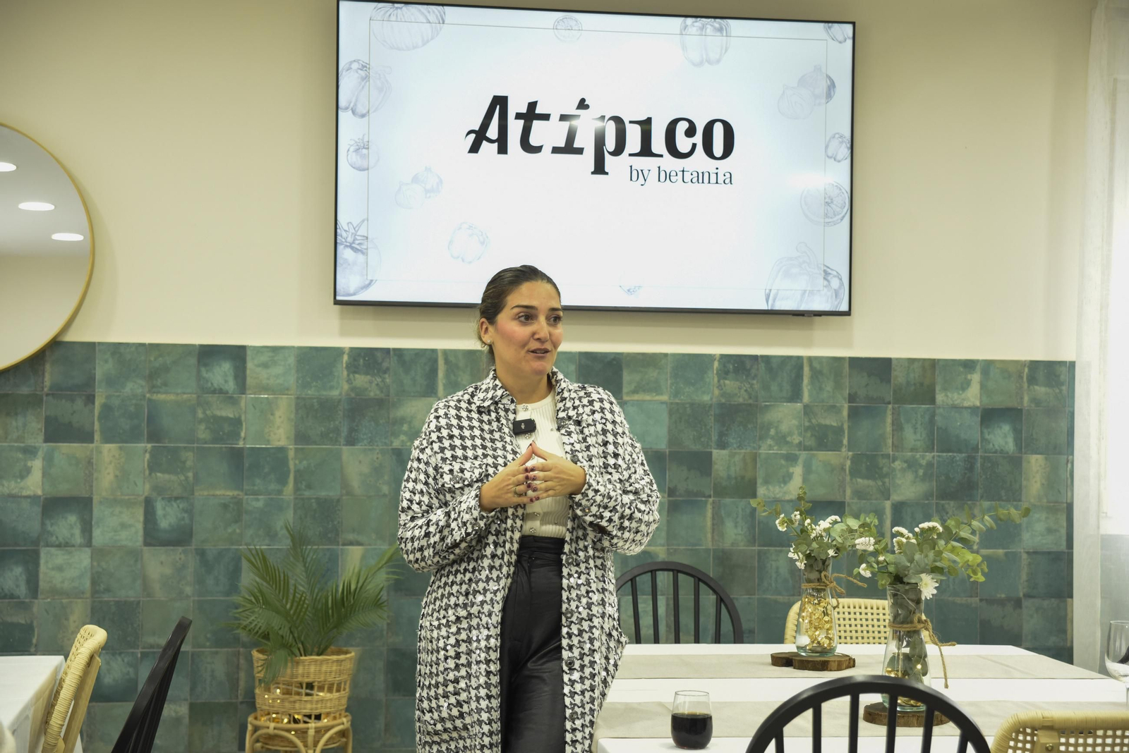 Fotos de la apertura del restaurante solidario Atípico de Betania en La Línea