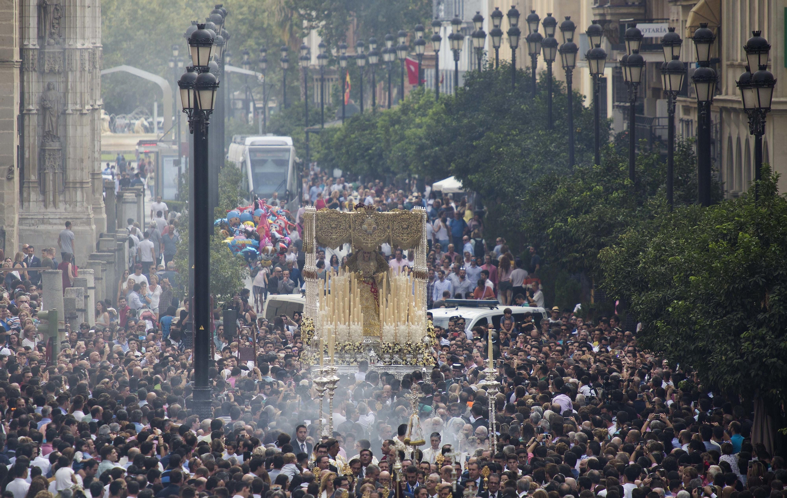 La coronación y el regreso de la Virgen de la Salud, en imágenes