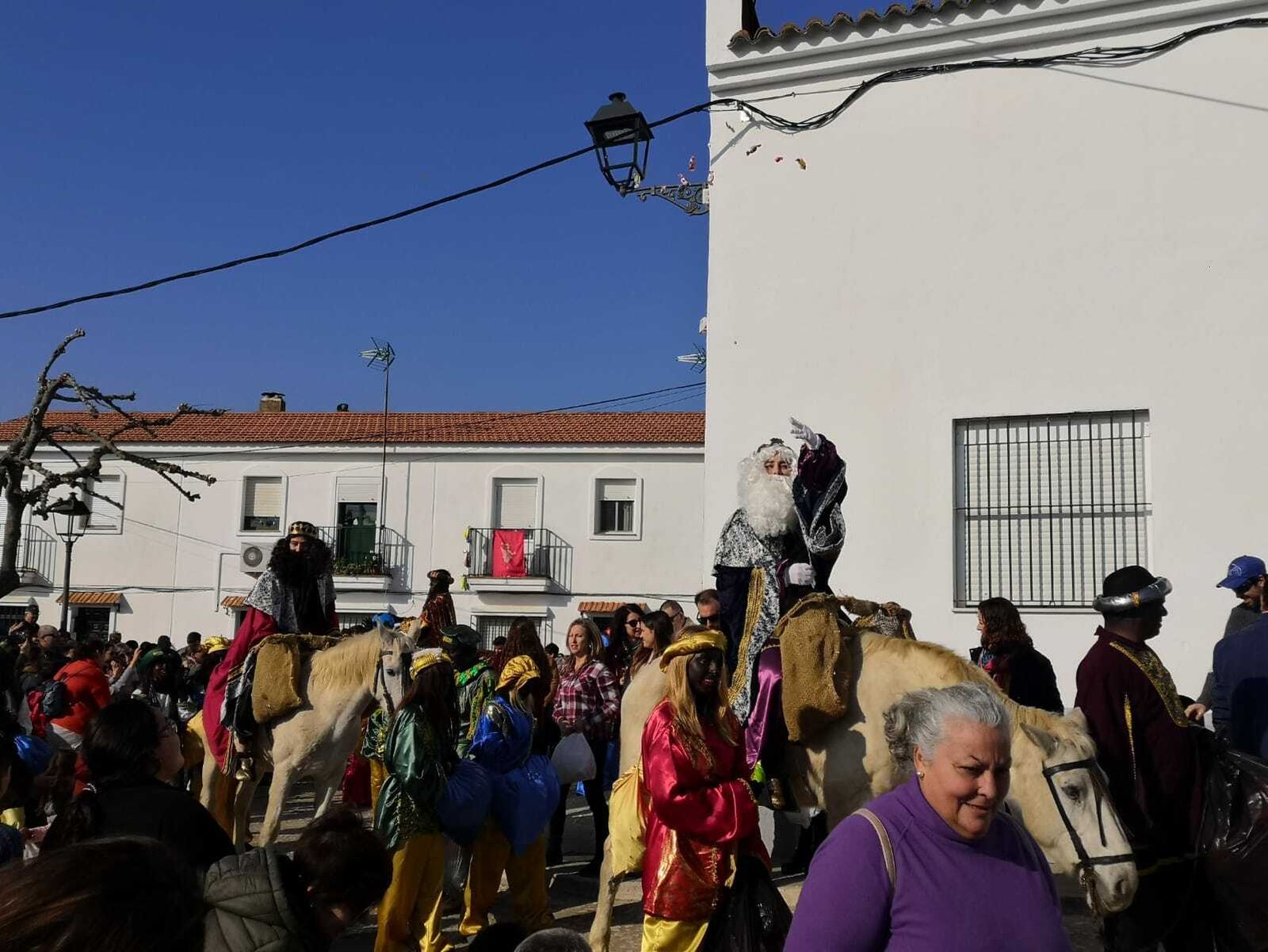 Imágenes de las cabalgatas de Reyes en la Sierra