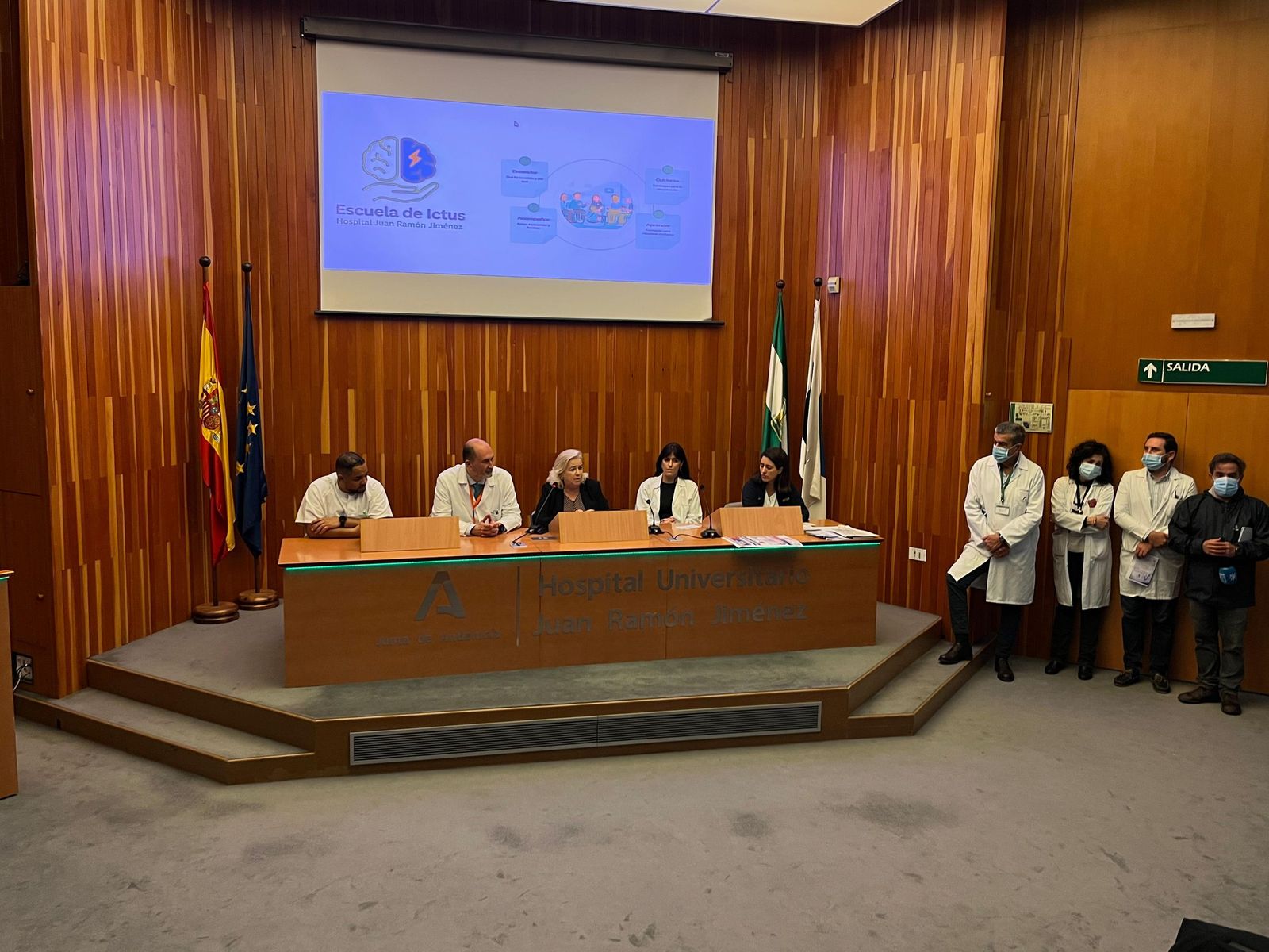 Fotografías de la presentación en el Hospital Juan Ramón Jiménez de la nueva escuela de ictus