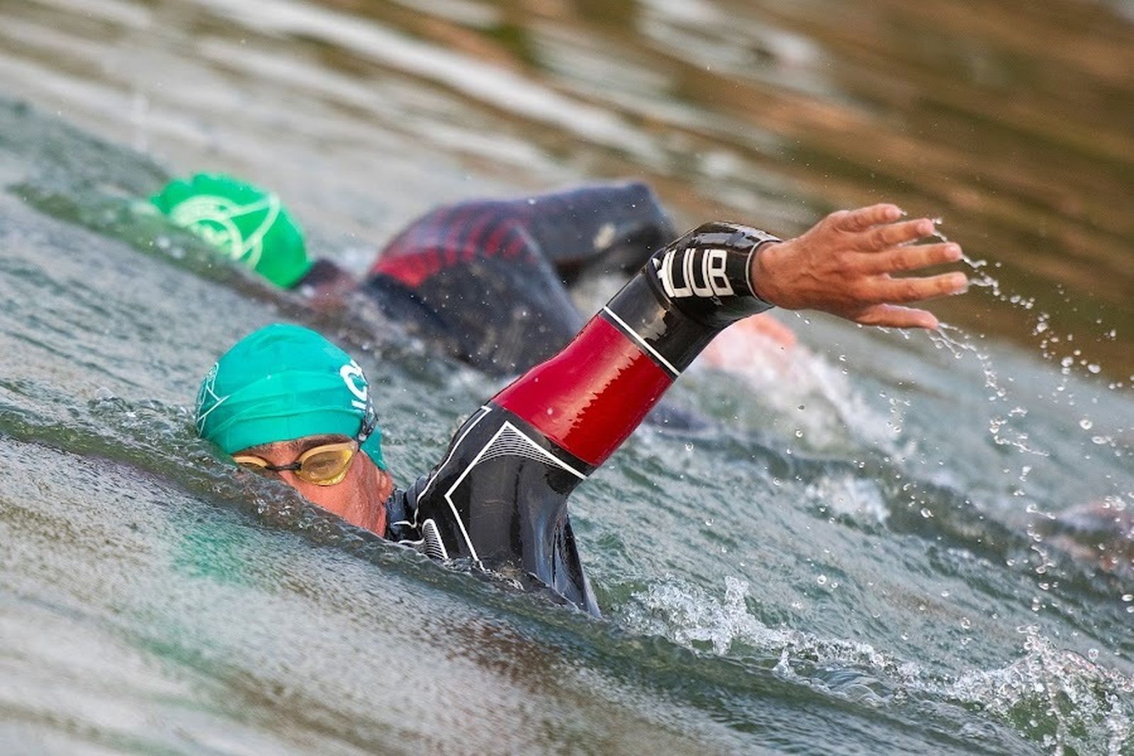 Triatlón a lo largo del Guadalquivir a beneficio de la Fundación Vicente Ferrer