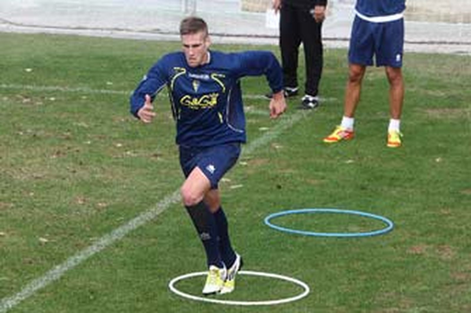 Raúl Albentosa apunta a la titularidad una vez recuperado de sus molestias en una pierna. /Jesús Marín