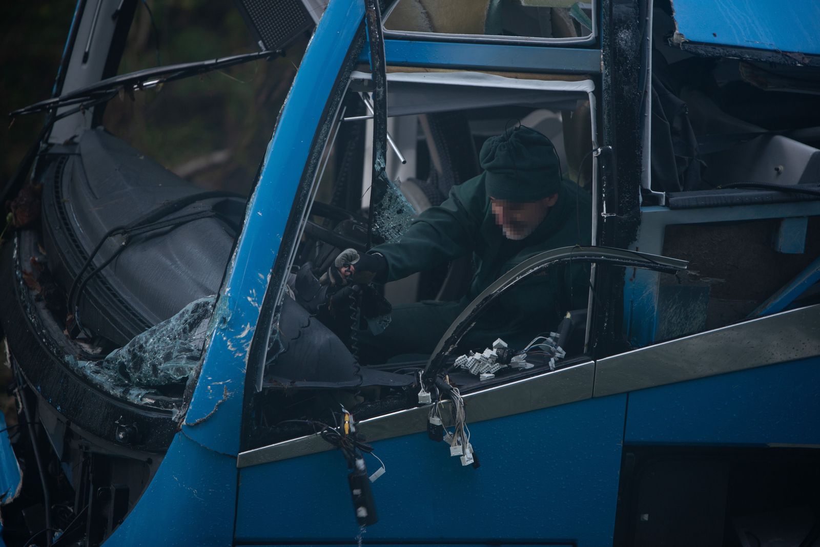 Impactantes imágenes: así quedó el autobús de Pontevedra tras caer al río