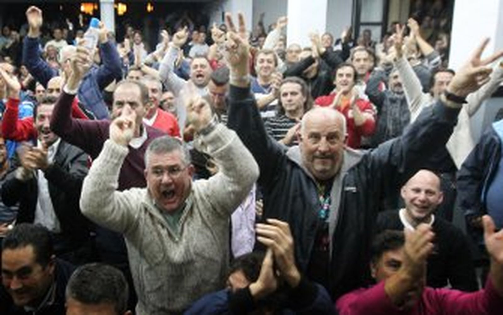 La plantilla de Urbaser desconvoca la huelga y salva los 125 empleos