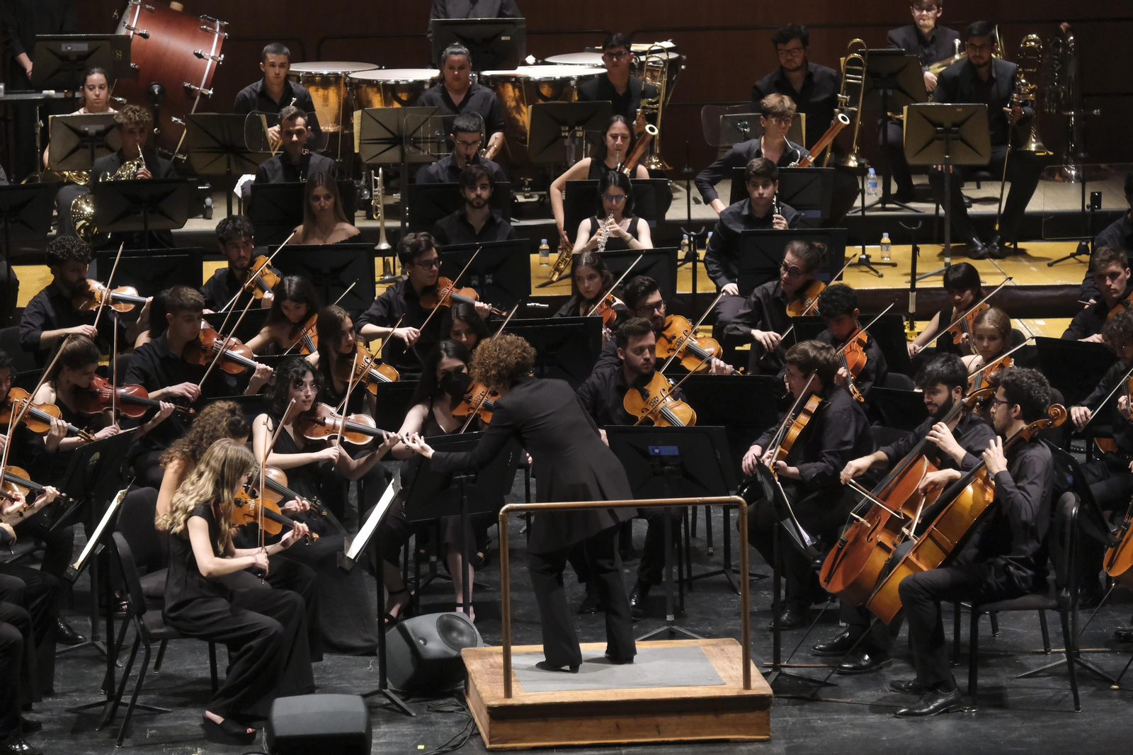 El concierto de la Orquesta Joven de Andalucía y María Esther Guzmán en el Festival de la Guitarra de Córdoba, en imágenes